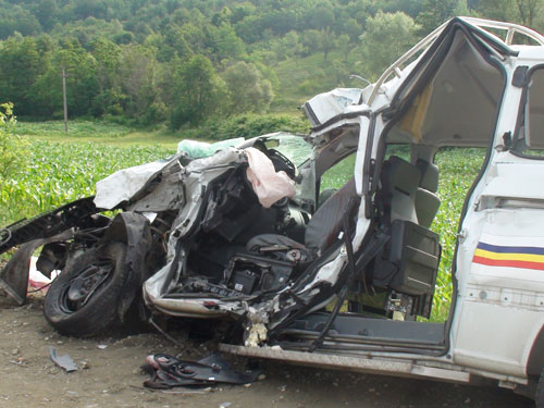 Foto: accident mortal Buciumi - politisti mascati (c) eMaramures.ro 